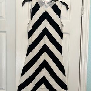 Alice + Olivia Black and White Chevron Striped Mini Dress Knit